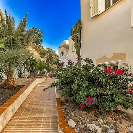 Apartment Spacious 2 Bedroom Tenerife South