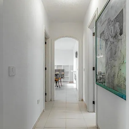 Spacious 2 Bedroom Tenerife South Apartment